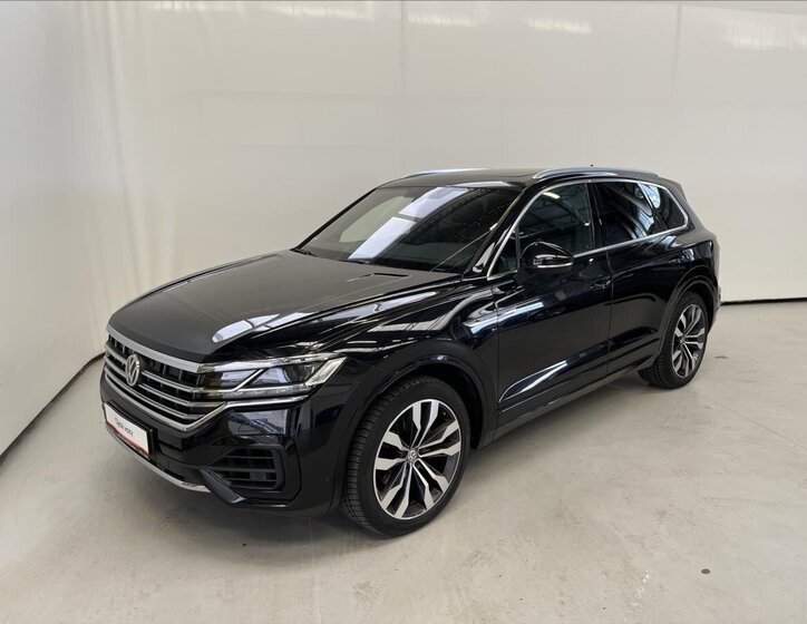 Volkswagen Touareg 1