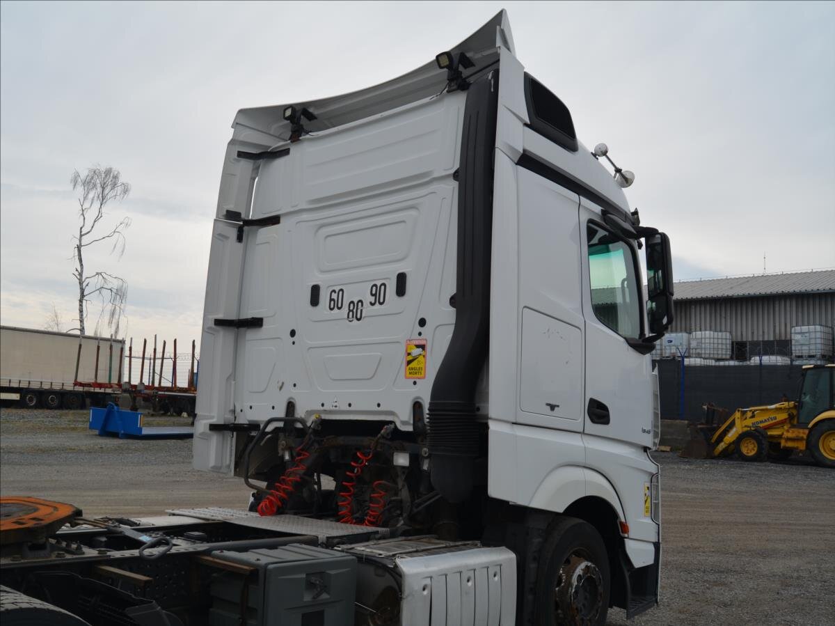 Mercedes-Benz Ostatní Ostatní 0,0 330 kw