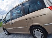 Lancia Phedra MPV 2,2 l 94 kw