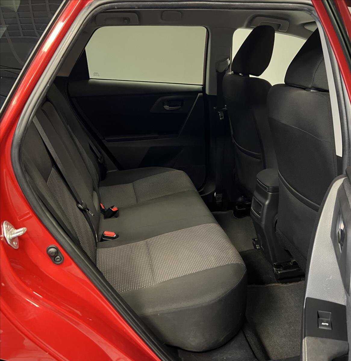 Toyota Auris Kombi 1,6 l 97 kw