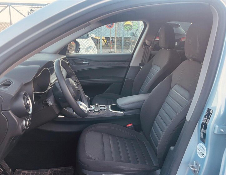 Alfa Romeo Stelvio SUV / Terénní 2,1 l 118 kw