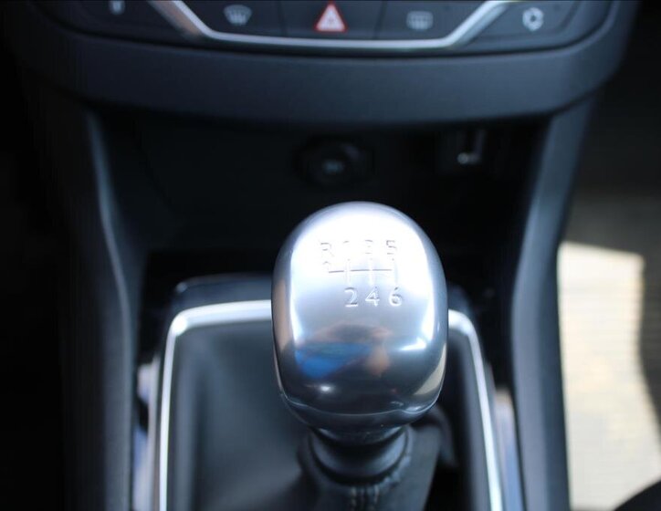 Peugeot 308 Hatchback 1,5 l 75 kw