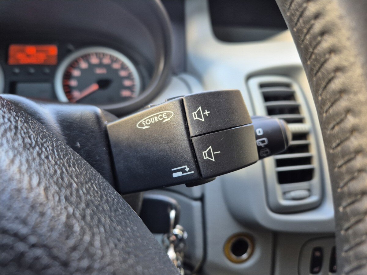 Opel Vivaro Kombi 2,5 l 107 kw