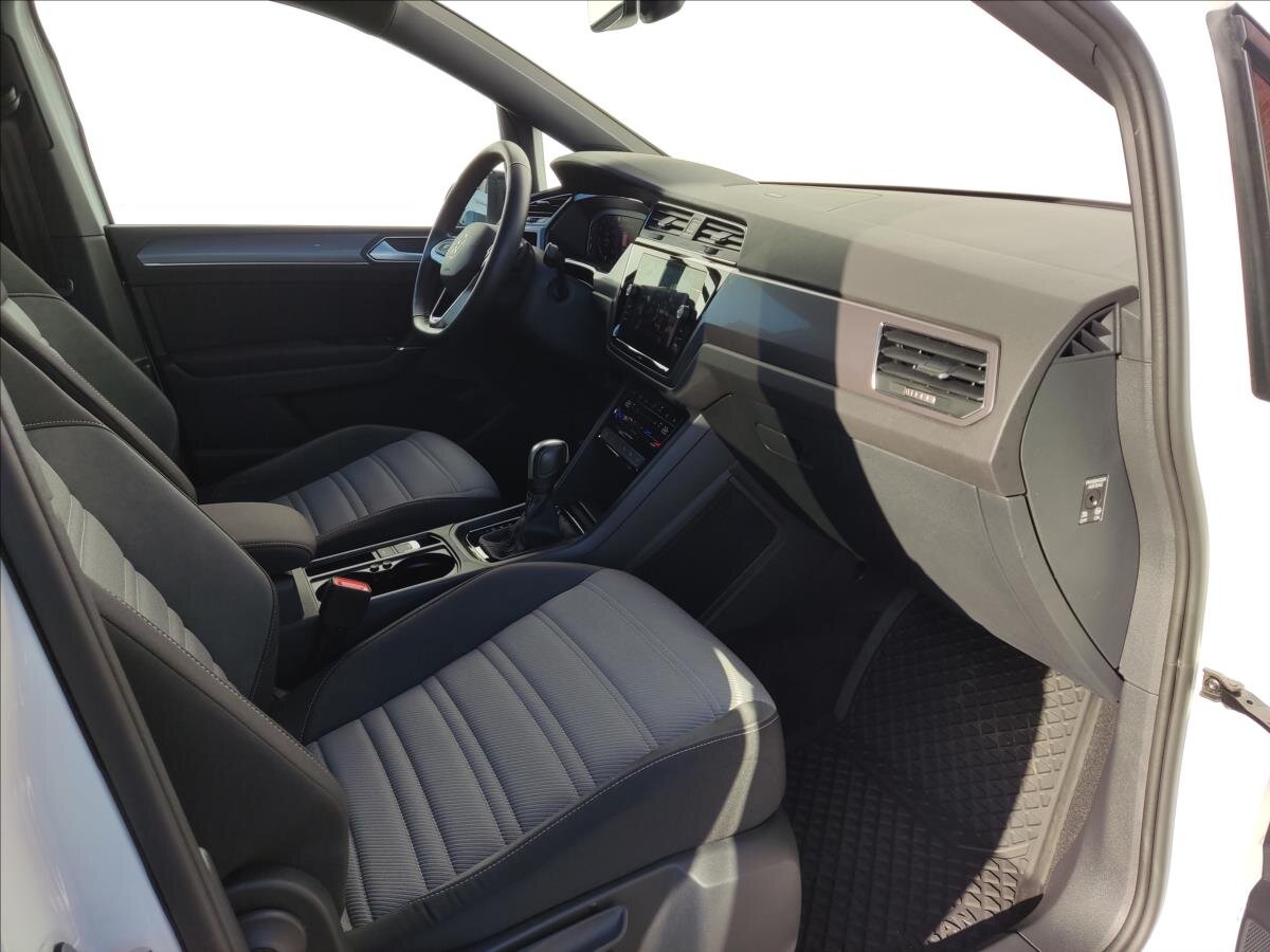 Volkswagen Touran MPV 1,5 l 110 kw