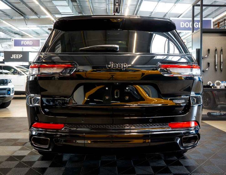 Jeep Grand Cherokee 4