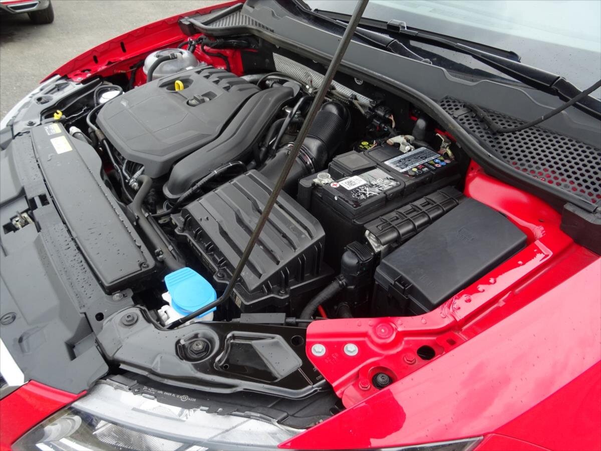 Seat Leon Hatchback 1,5 l 96 kw