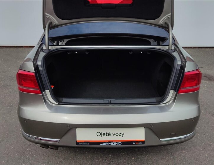 Volkswagen Passat Sedan / Limuzína 2,0 l 130 kw