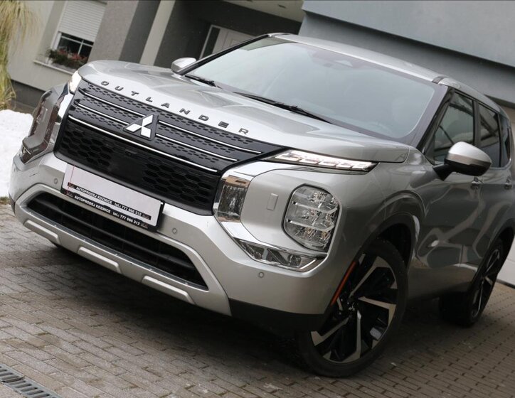 Mitsubishi Outlander 7