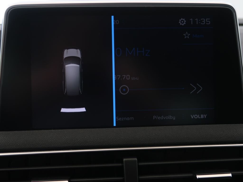 Peugeot 5008 SUV 1,2 l 96 kw