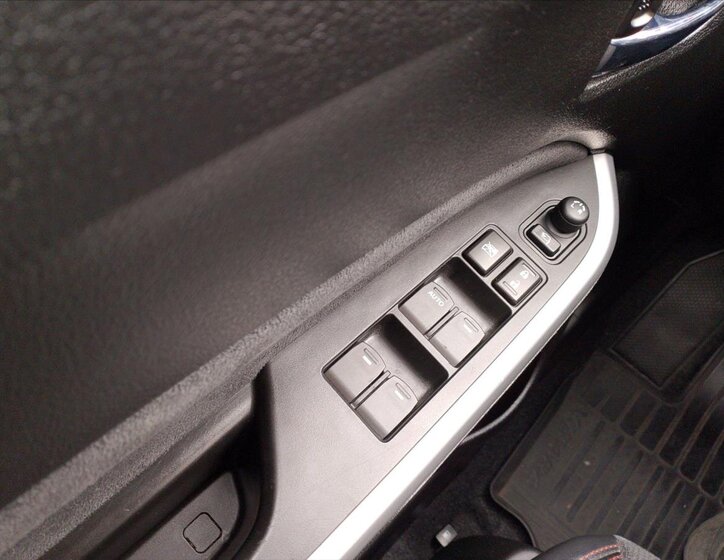 Suzuki Vitara SUV 1,4 l 103 kw