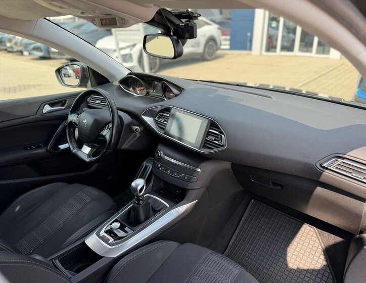 Peugeot 308 Kombi 1,2 l 96 kw