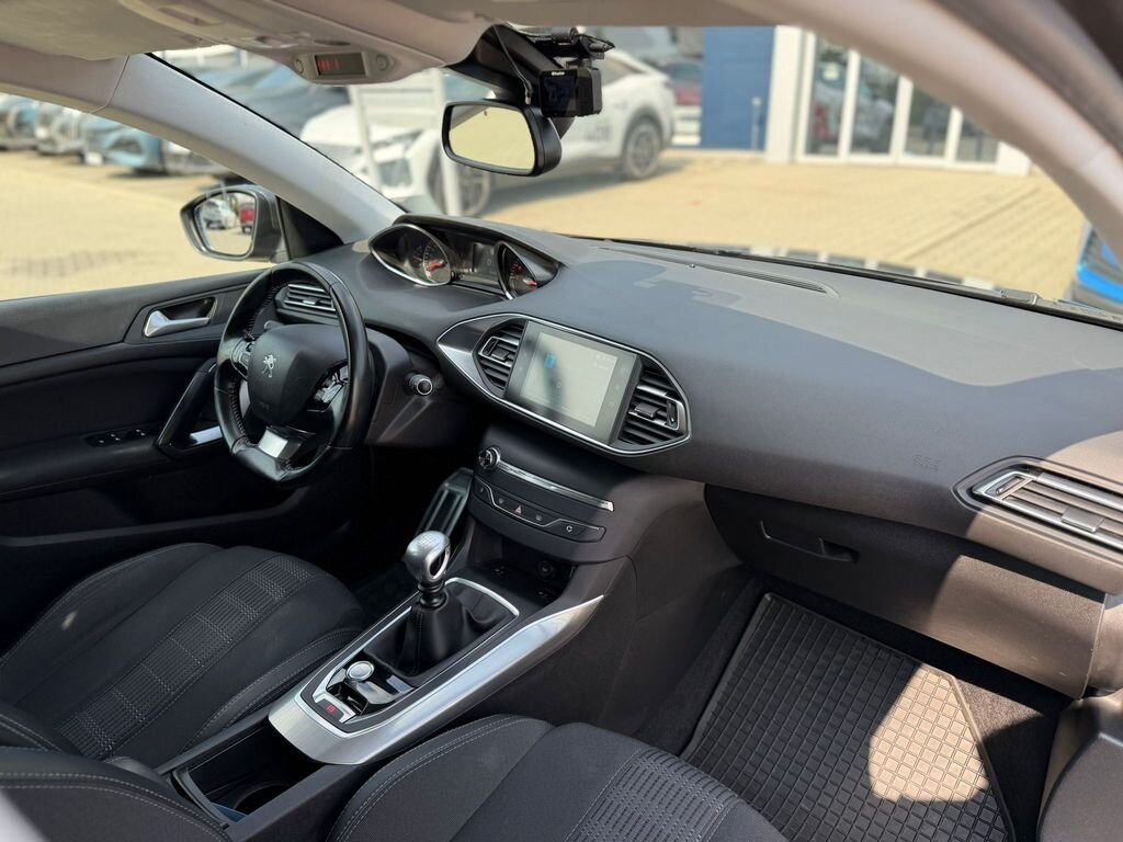 Peugeot 308 Kombi 1,2 l 96 kw