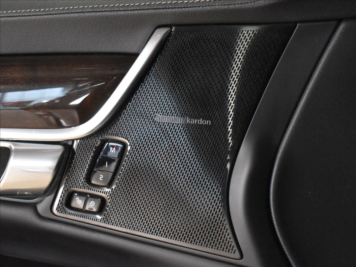 Volvo S90 Sedan / Limuzína 2,0 l 228 kw