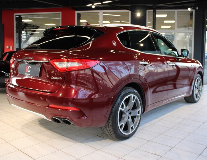 Maserati Levante SUV / Terénní 3,0 l 316 kw