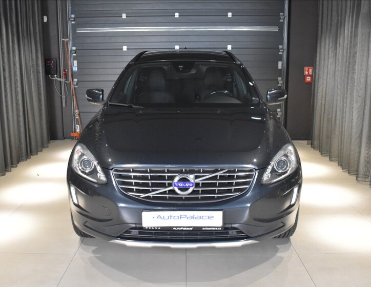 Volvo XC60 SUV / Terénní 2,0 l 100 kw