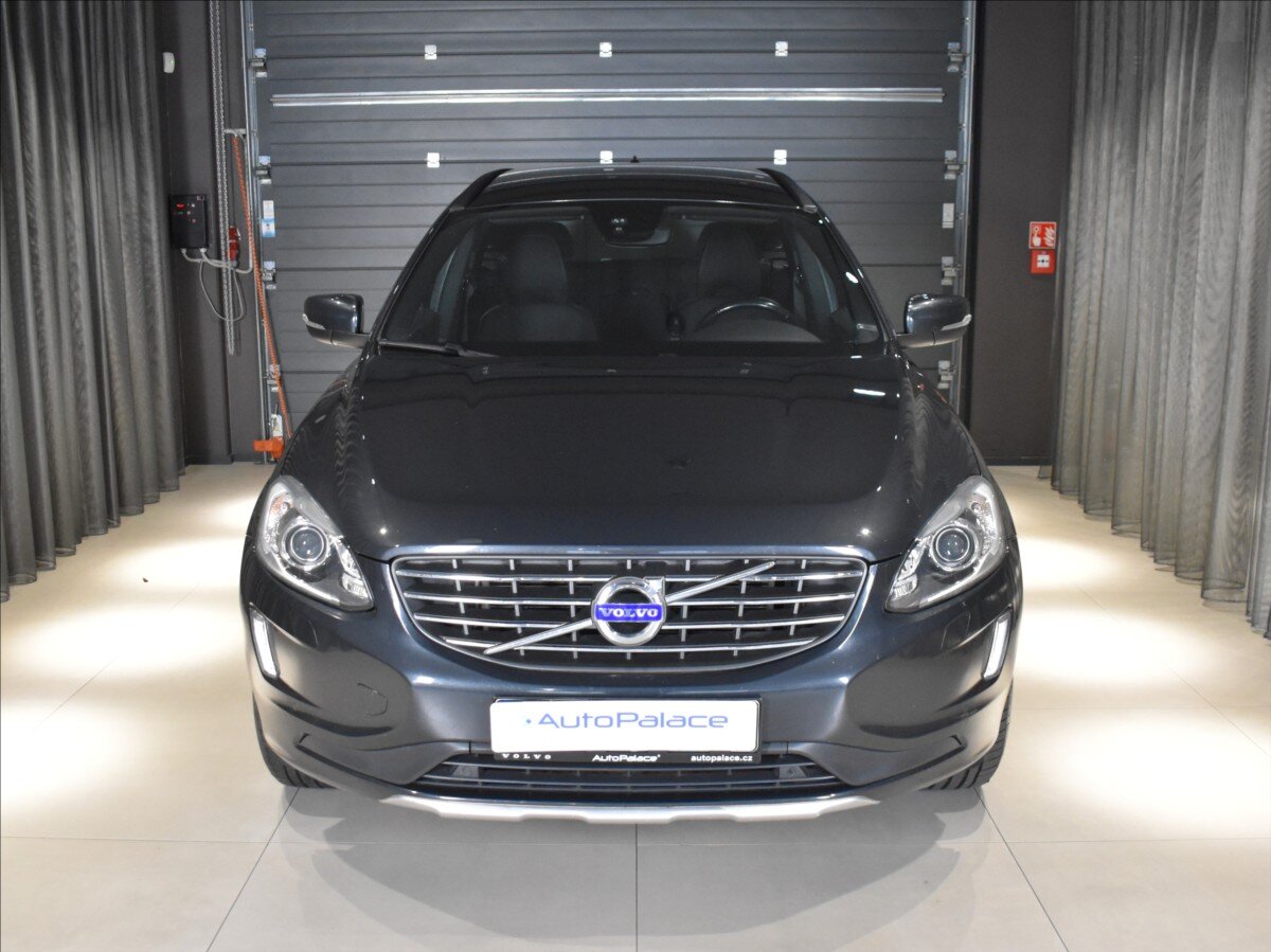 Volvo XC60 SUV / Terénní 2,0 l 100 kw