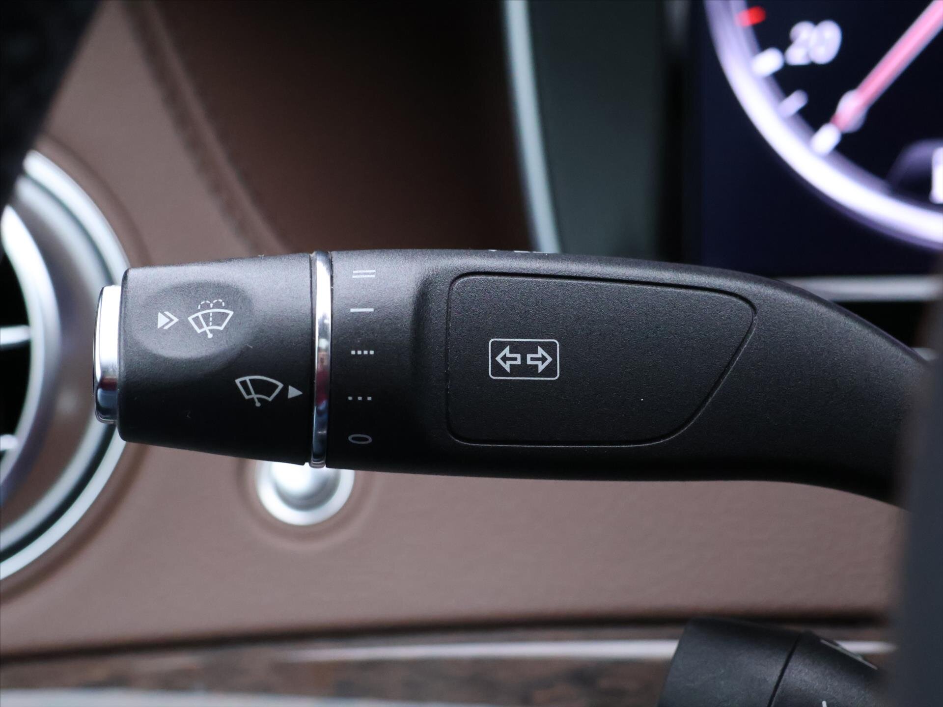 Mercedes-Benz Třídy S Sedan 4,7 l 335 kw