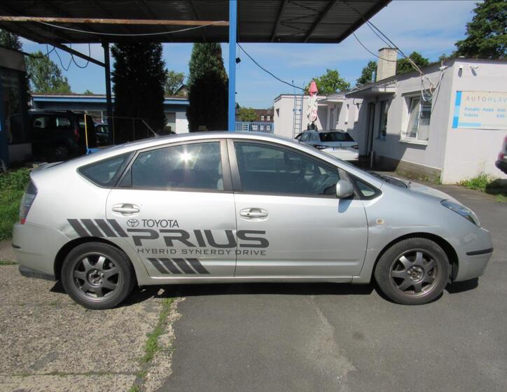 Toyota Prius 8
