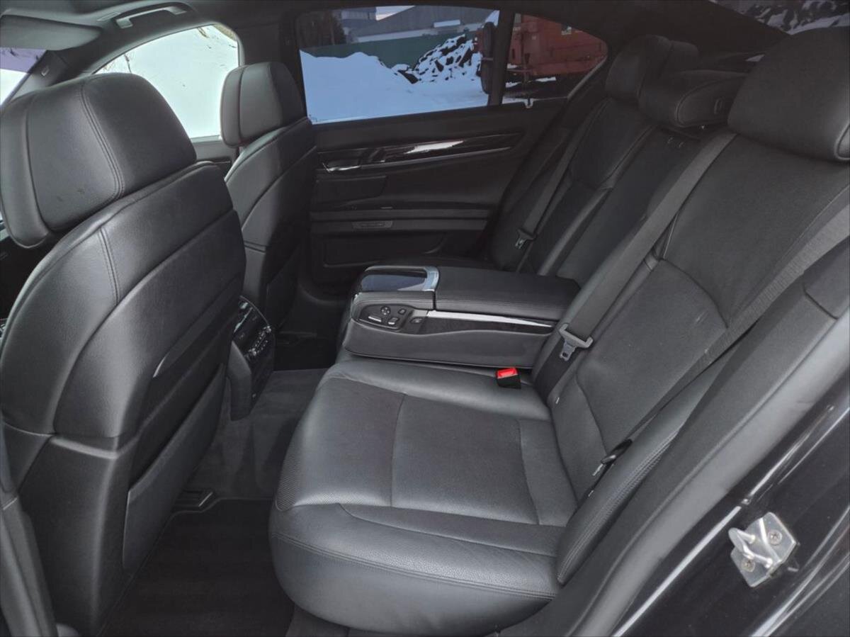 BMW Řada 7 Sedan 4,4 l 300 kw