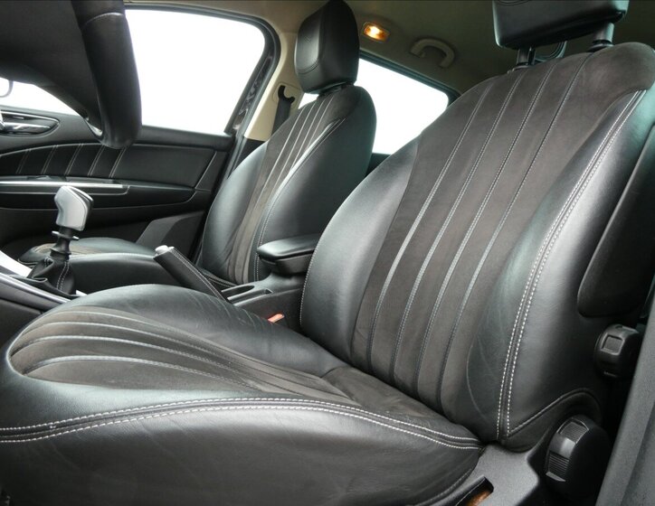 Lancia Delta Hatchback 1,4 l 88 kw