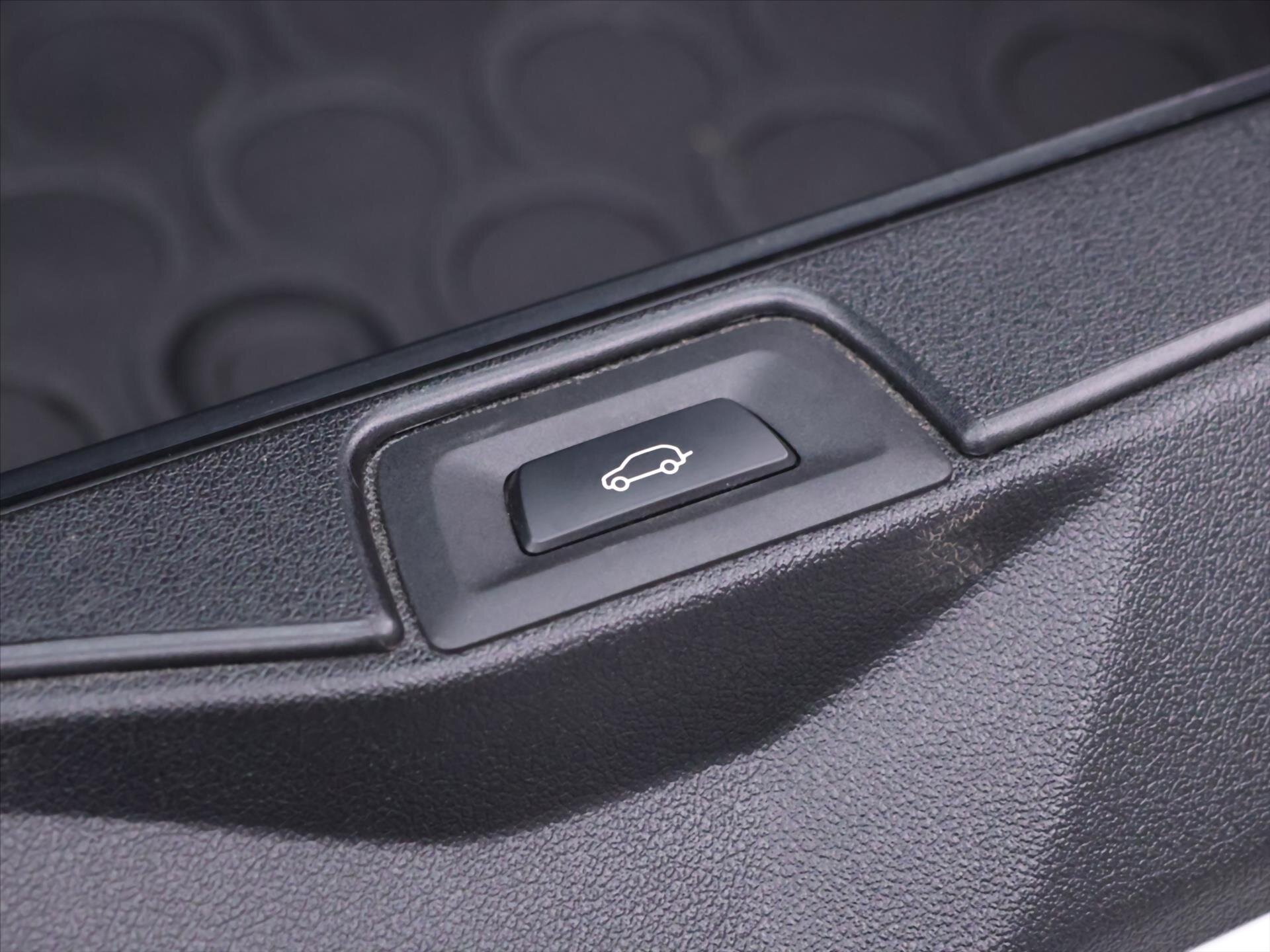 BMW X5 SUV / Terénní 3,0 l 210 kw