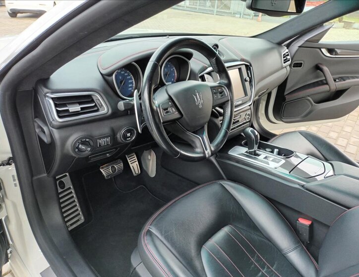 Maserati Ghibli Sedan 3,0 l 243 kw