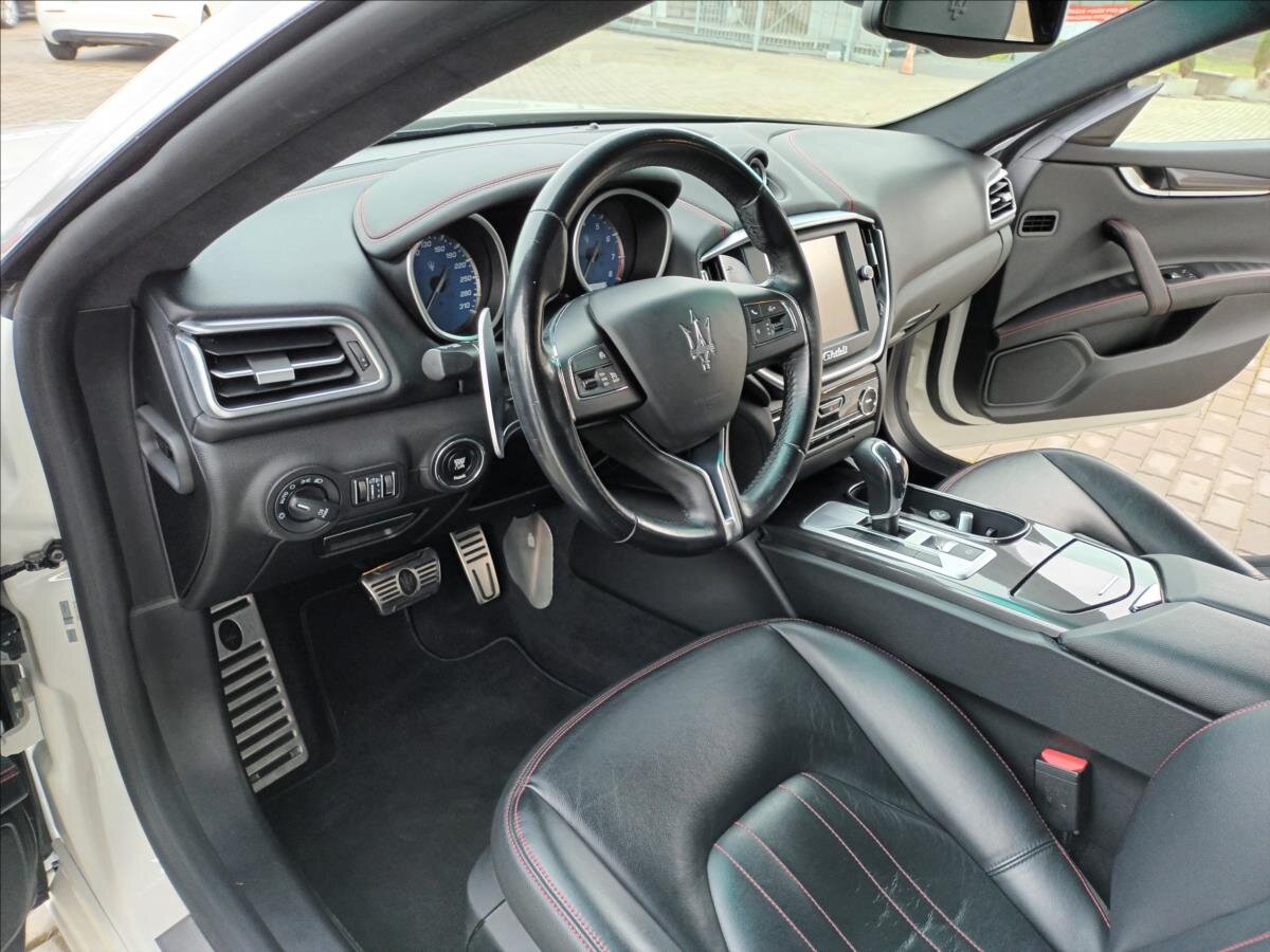 Maserati Ghibli Sedan 3,0 l 243 kw