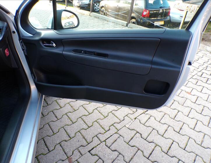 Peugeot 207 25