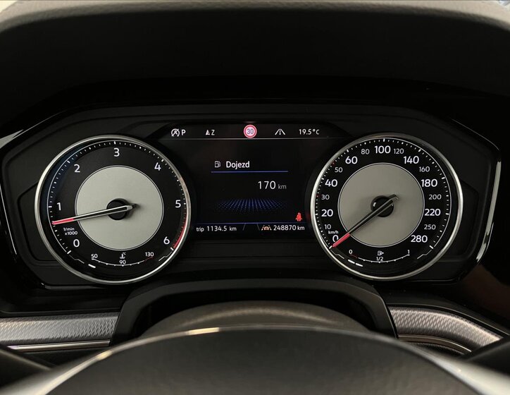 Volkswagen Touareg SUV / Terénní 4,0 l 310 kw