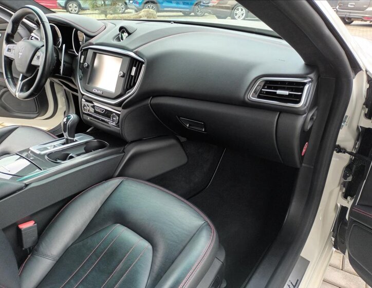 Maserati Ghibli Sedan 3,0 l 243 kw