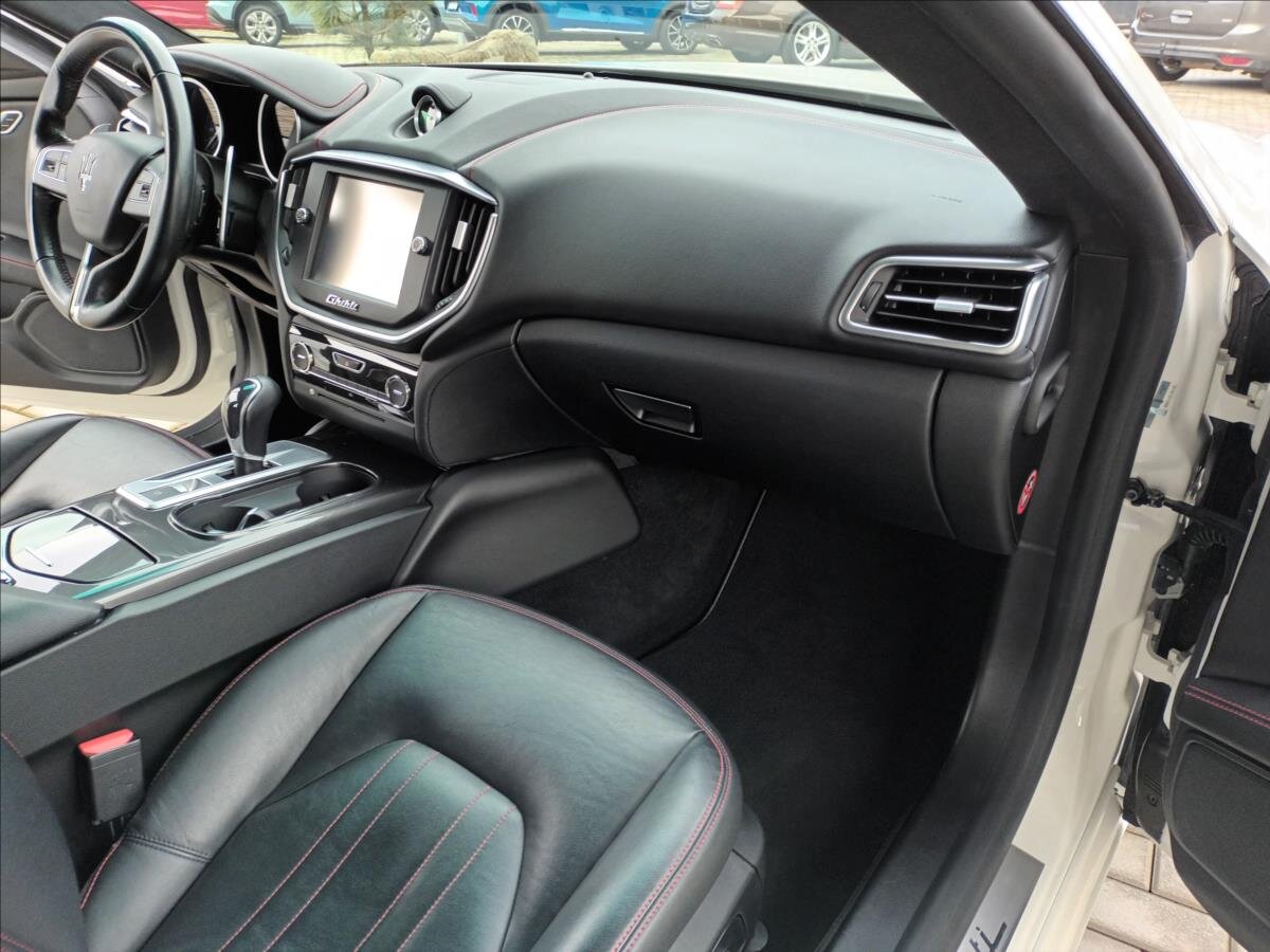 Maserati Ghibli Sedan 3,0 l 243 kw