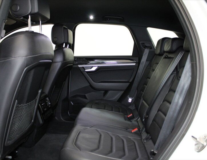 Volkswagen Touareg SUV / Terénní 3,0 l 210 kw