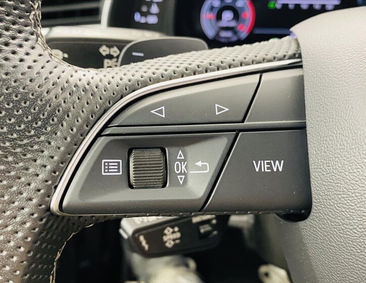 Audi Q8 SUV / Terénní 3,0 l 210 kw