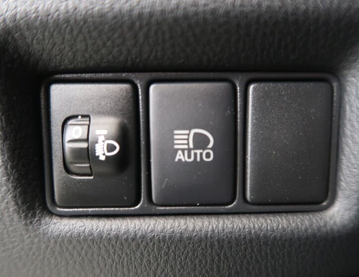 Toyota C-HR SUV / Terénní 1,8 l 72 kw