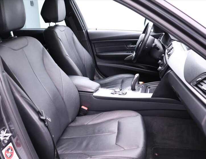 BMW Řada 3 Sedan 2,0 l 120 kw