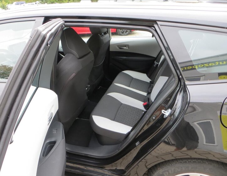 Toyota Corolla Kombi 2,0 l 112 kw