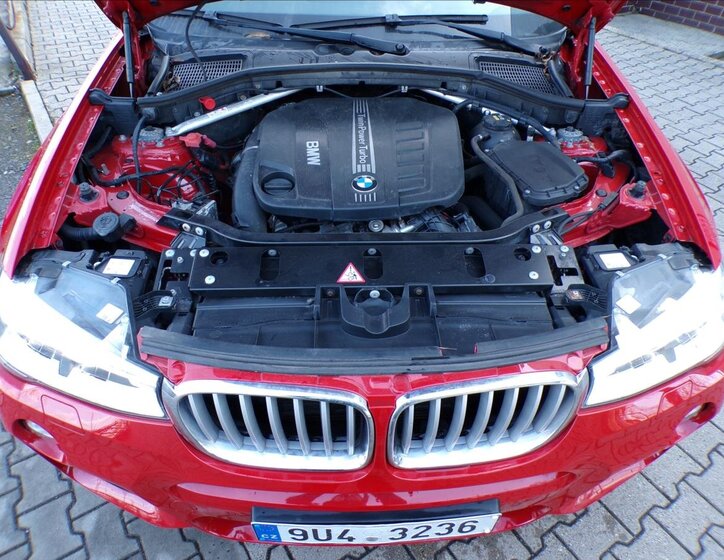 BMW X4 Sedan / Limuzína 3,0 l 190 kw