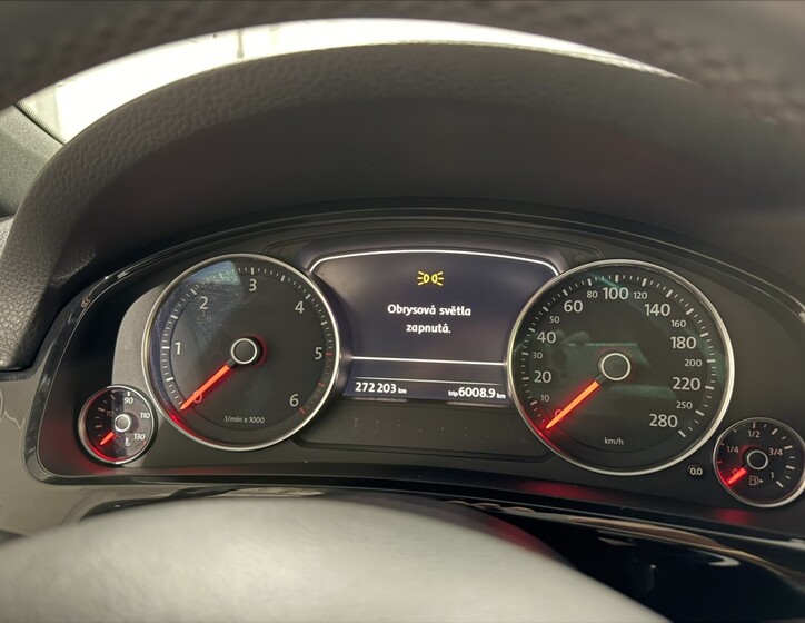 Volkswagen Touareg 8