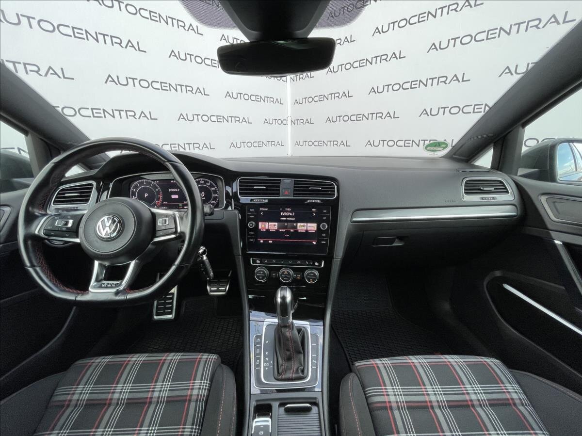 Volkswagen Golf Hatchback 2,0 l 210 kw