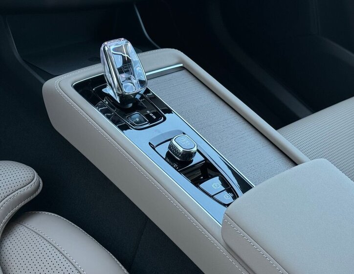 Volvo XC90 SUV / Terénní 2,0 l 335 kw