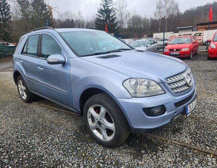 Mercedes-Benz Třídy M SUV / Terénní 3,5 l 200 kw