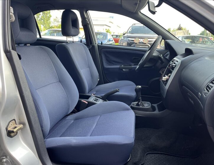 Mitsubishi Carisma 13