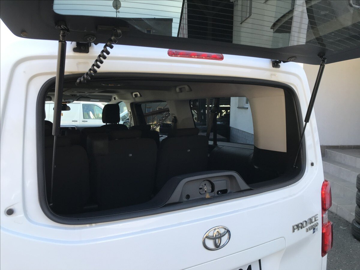 Toyota ProAce Kombi 2,0 l 110 kw