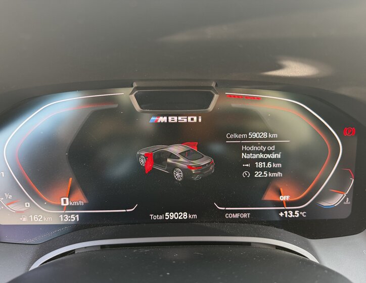 BMW M8 Kupé 4,4 l 390 kw