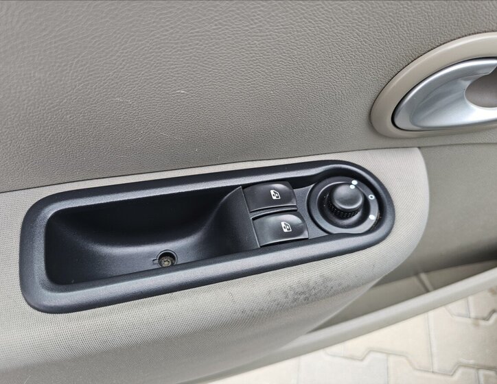 Renault Clio Kombi 1,1 l 55 kw