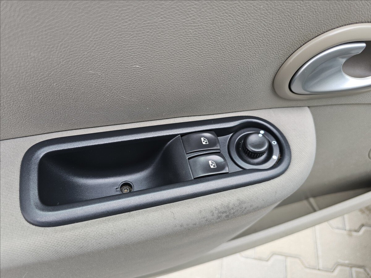 Renault Clio Kombi 1,1 l 55 kw