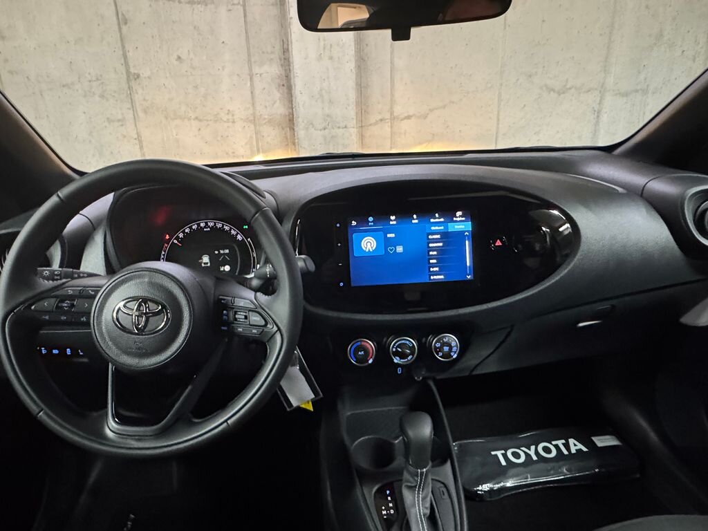 Toyota Aygo Hatchback 998,0 53 kw