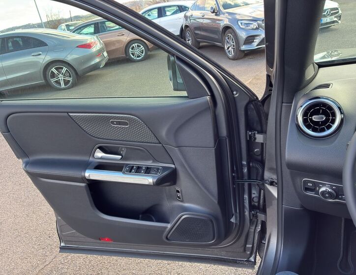 Mercedes-Benz GLB 22