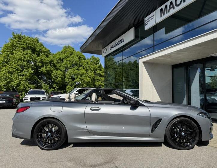 BMW Řada 8 14