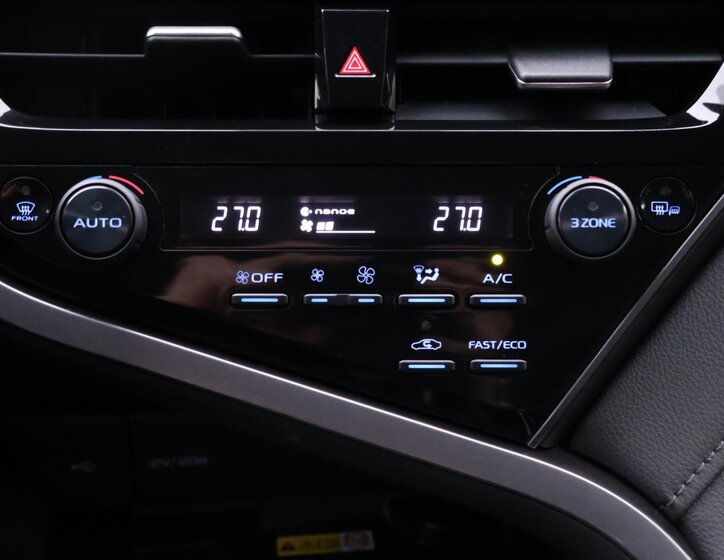 Toyota Camry Sedan / Limuzína 2,5 l 131 kw